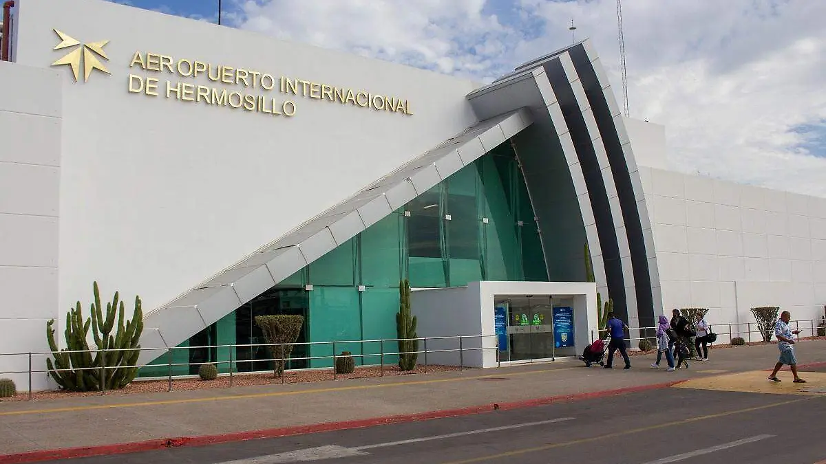 Fachada aeropuertointernacional de Hermosillo - Mike Acosta (1)